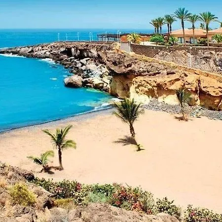 Club Paraiso 아데제